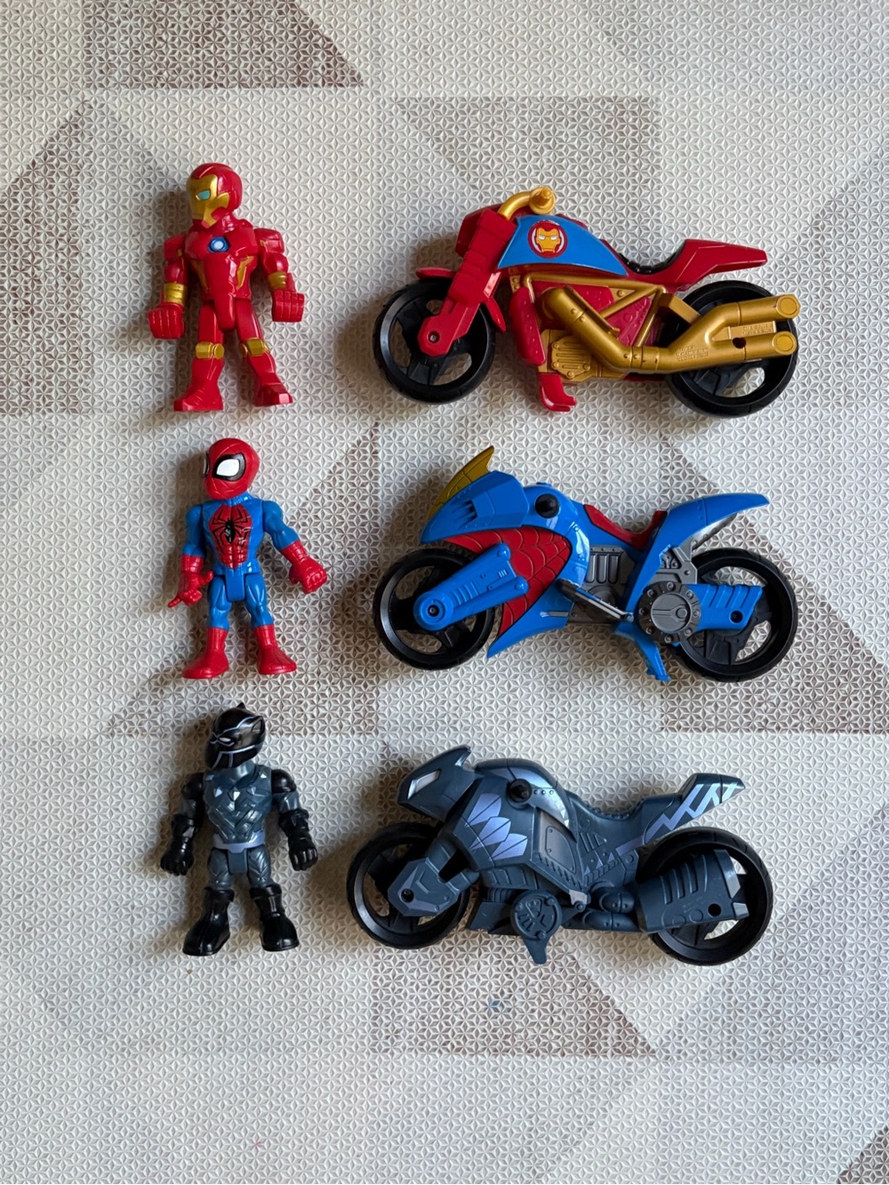 Marvel Super Hero Adventures Action Figures & Vehicles